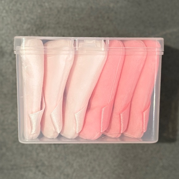 🩷💙Mimicoco Pink or Blue Triangle Velour Makeup Puffs 6-Piece Set - Picture 3 of 11